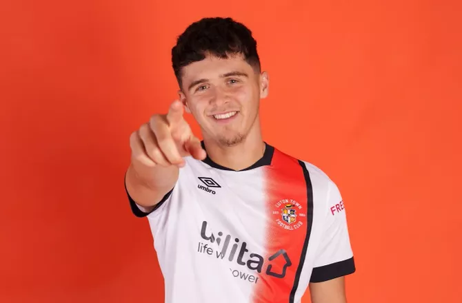 Premier League -PL-oprykker køber back hos Wolverhampton 