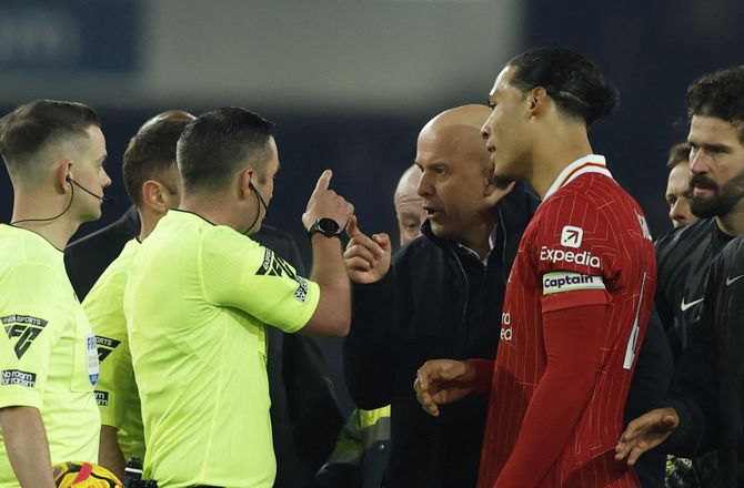 Premier League -Fire røde kort efter slutfløjt i Merseyside-derby
