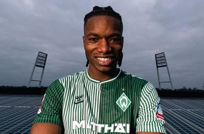 Bundesliga -Werder Bremen henter Lyon-midt permanent 