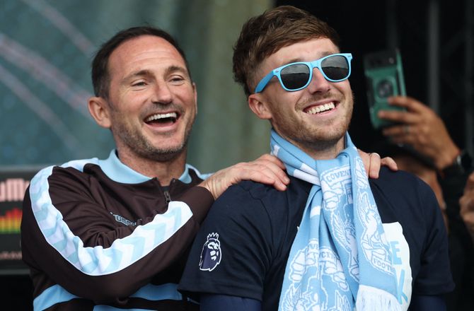 Championship -Lampard hædres - slår Arteta og Guardiola