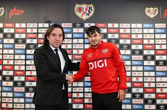 La Liga -Rumænsk landsholdsspiller forlænger i Rayo Vallecano