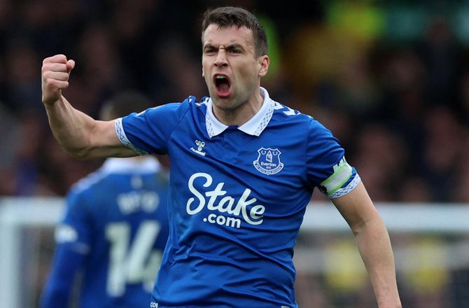 Premier League -Everton-legende stopper efter sæsonen