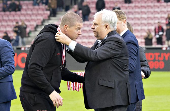 3F Superliga -Tullberg letter på hatten: Vanvittigt godt AGF-hold