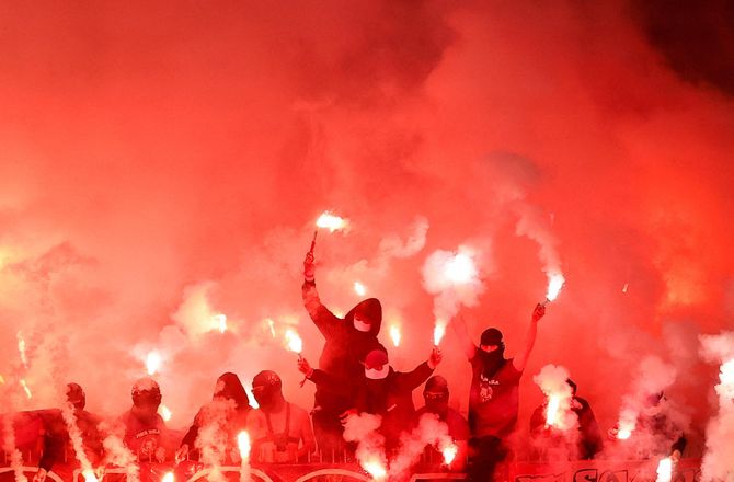 Ligue 1 -Kæmpe skandale: Ligue 1-kamp afblæst efter optøjer