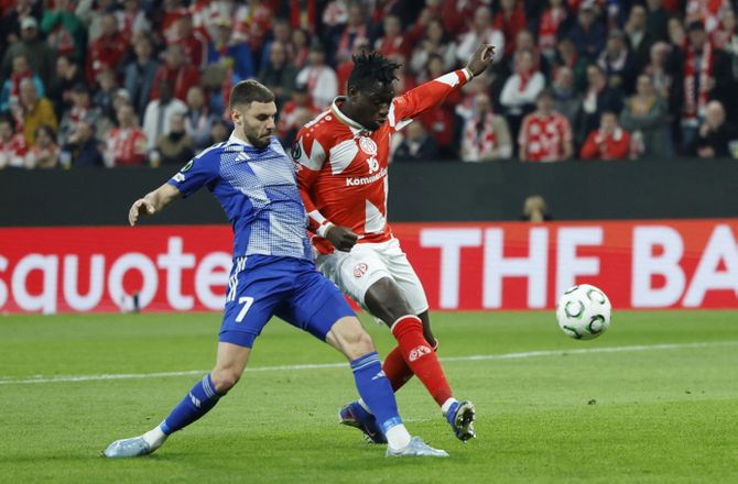 Bundesliga -Mainz forlænger med garvet stopper