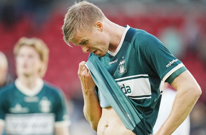 3F Superliga -FCN-boss føler med AGF: Otte minutter fra guldet