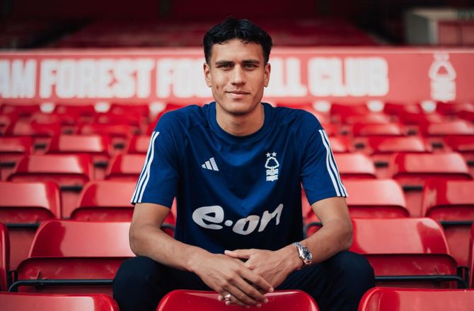 Premier League -Officielt: Forest henter Stamenic