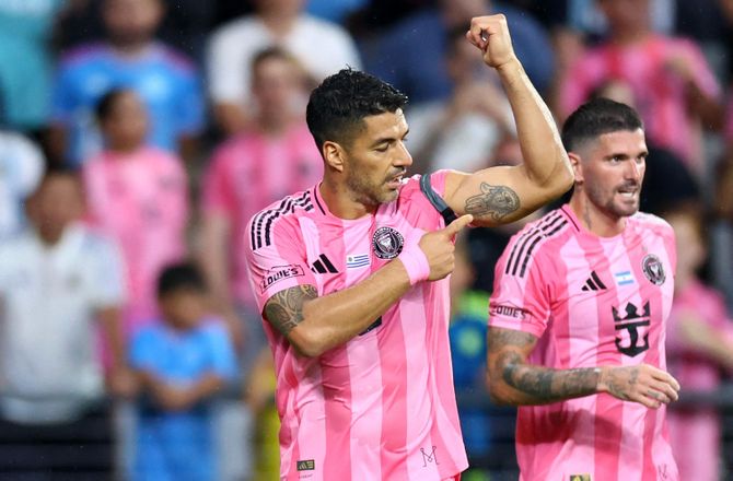 Major League Soccer -I nat: To hattrick i vanvittig MLS-kamp