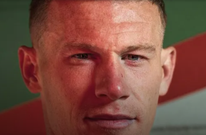 Championship -Wrexham forlænger med gode gamle McClean 