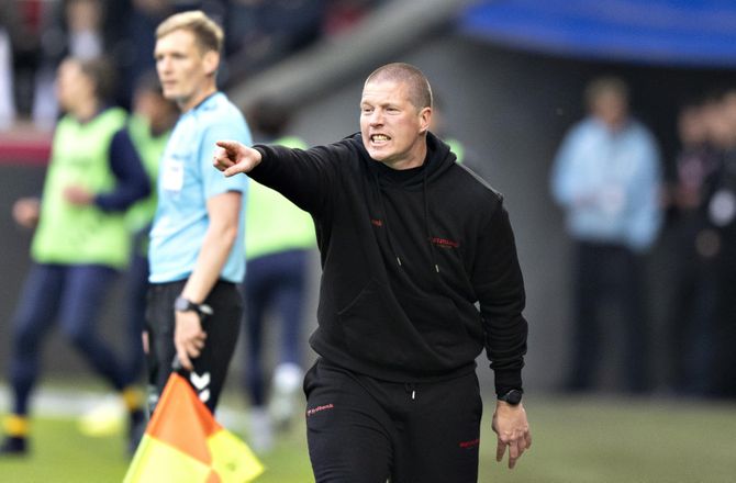 Bundesliga -Tullberg i spil: Frankfurt-chef vil have hurtig afklaring