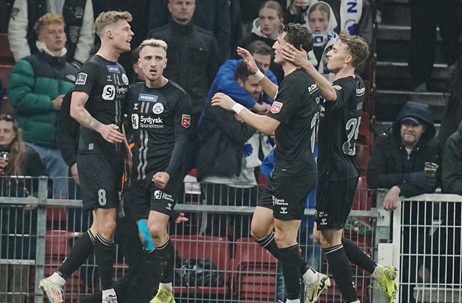 3F Superliga -FCK snydt: Sønderjyske skulle have rødt kort