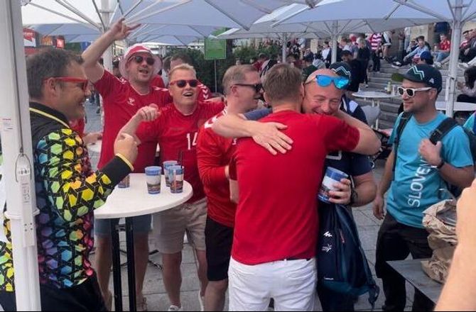 EM -Video: Danskere indtager fanzonen i Stuttgart