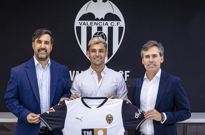 La Liga -Valencia forlænger med topscorer