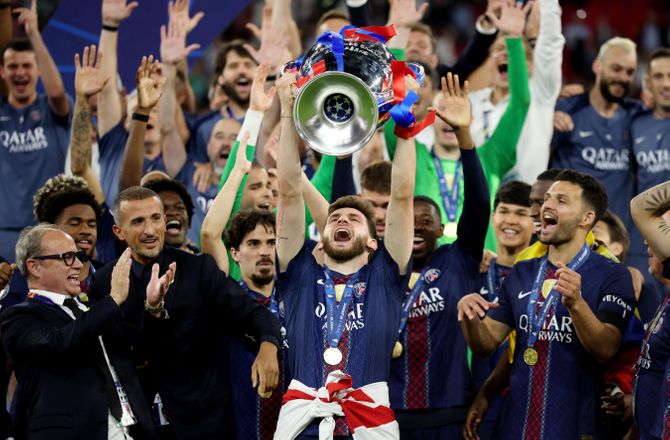 Champions League -Kvaratskhelia er årets spiller i CL