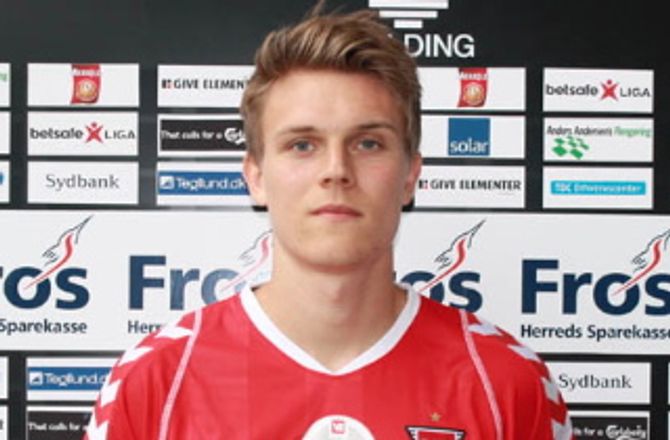 Danmark -Vejle Kolding køber Nicolaj Agger