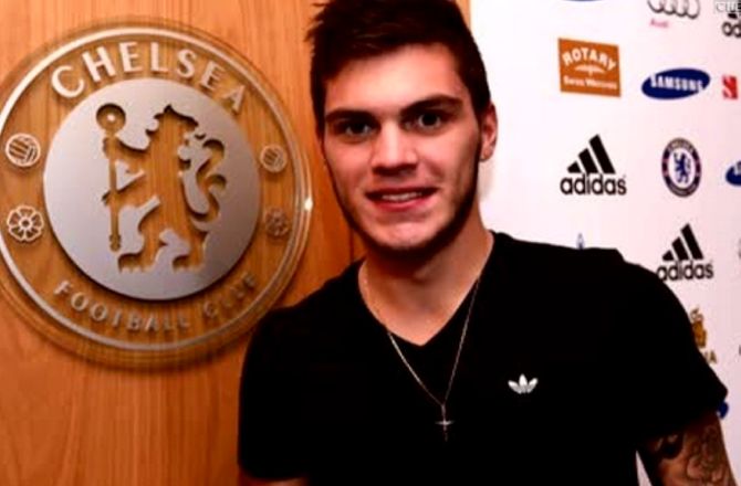 International -Officielt: 19-årige Nathan til Chelsea