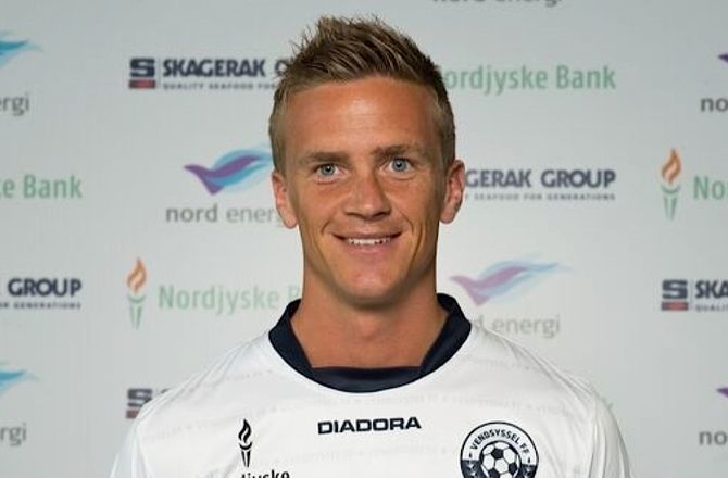 Urvalsdeild -Nicolas Bøgild fortsætter i Valur