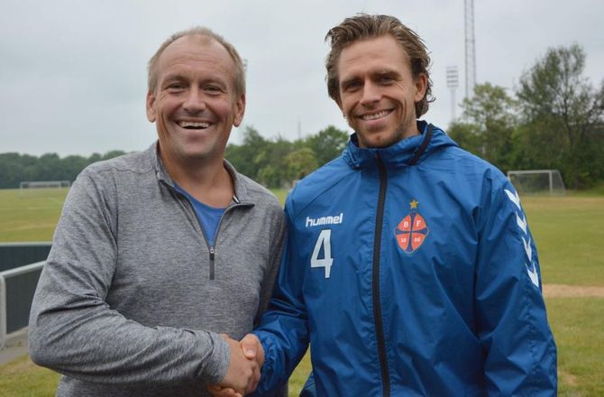 2. Division -Frem forlænger med fighter