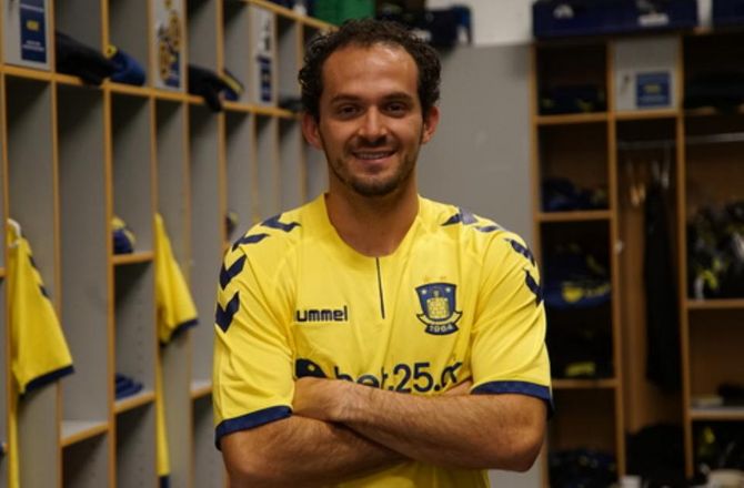 1. Division -Marcos Urena tager til Sporting FC