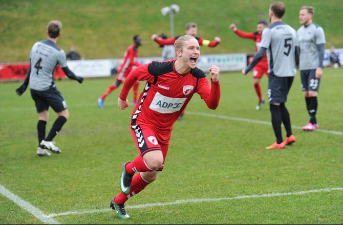 1. Division -FCF-debutant jubler over mål og vigtig sejr