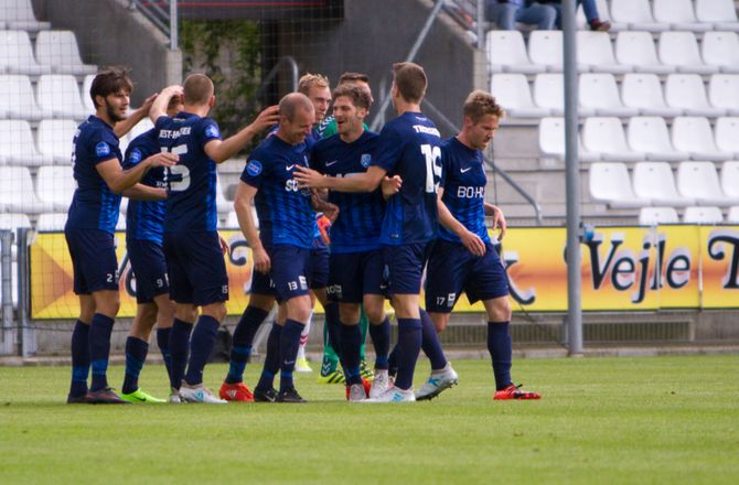 1. Division -Nykøbing-tekniker laver lynforlængelse