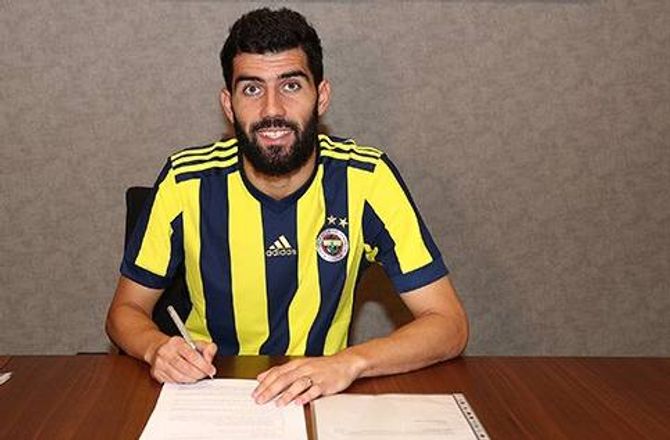 Super Lig -Fenerbahce henter Kjær-erstatning i Zenit