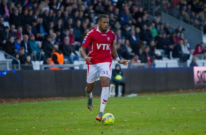 International -Vinicius drømmer om Champions League
