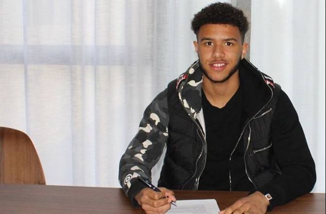 England -Leeds køber angriber i WBA