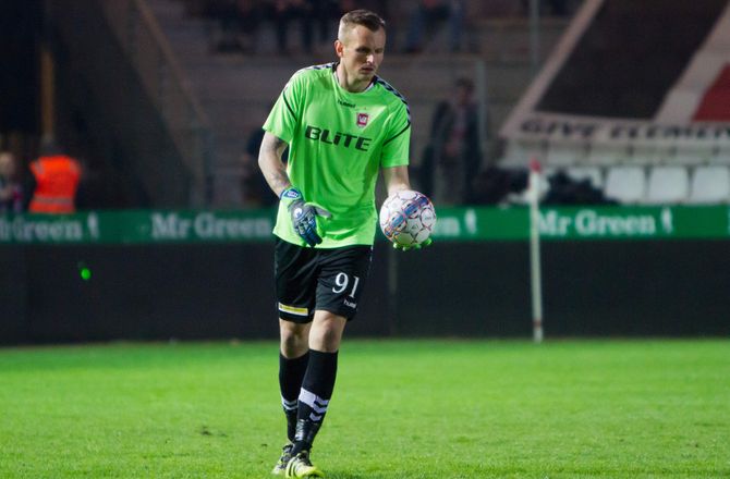 3F Superliga -Vejle forlænger med Pavol Bajza