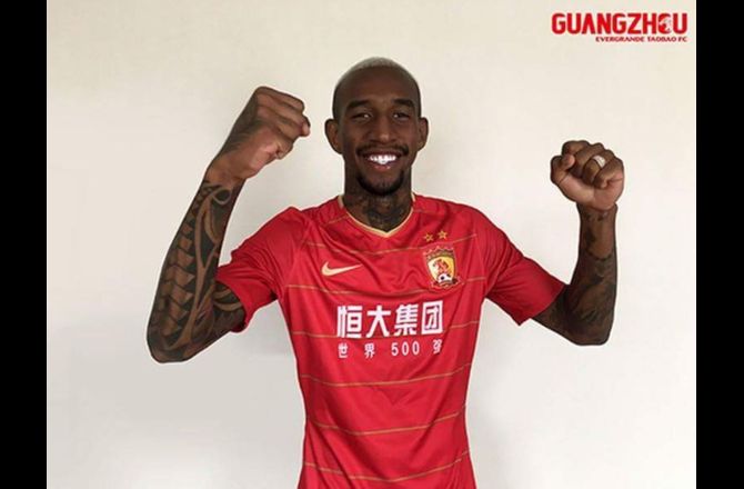 Super League -Guangzhou lejer Talisca året ud