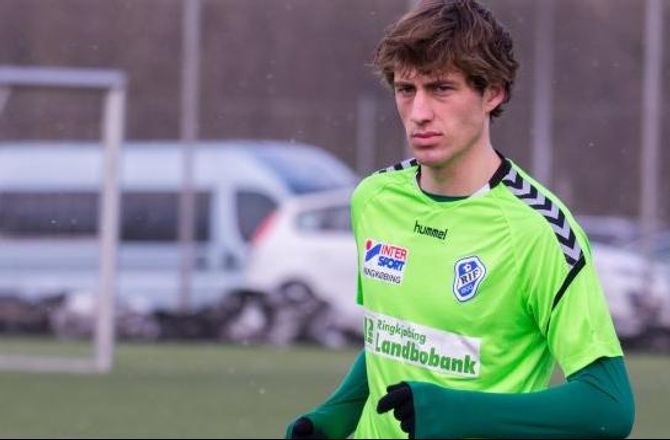 2. Division -Ringkøbing forlænger med Pape Sørensen