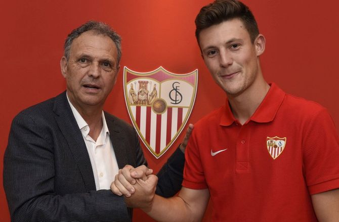 La Liga -Sevilla forfremmer og forlænger med angriber