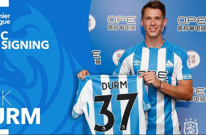 Premier League -Huddersfield skriver med tysk landsholdsspiller