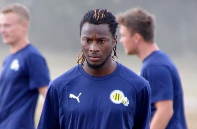 2. Division -Hvepsene henter gambiansk midtbanemand