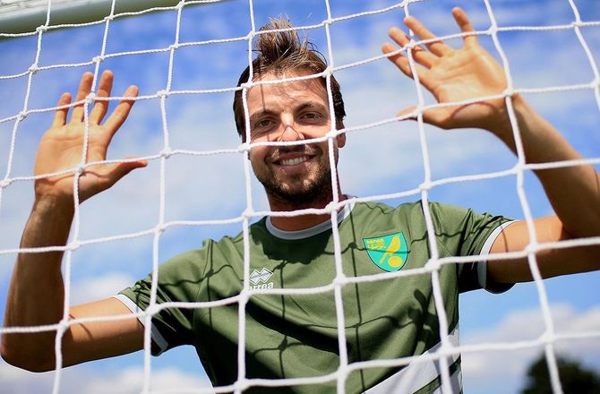International -Luton forstærker sig med Tim Krul