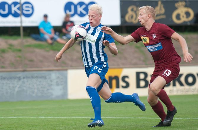 Ringkøbing -RIF-offensivspiller jubler over første sæsonmål