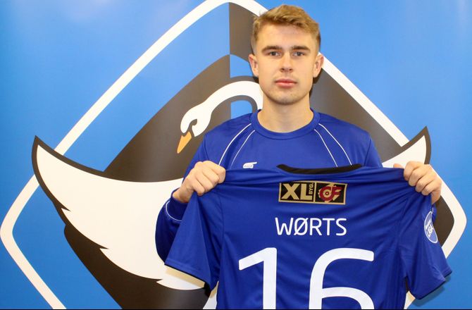 Danmark -HB Køge tilknytter FCN-lejesvend