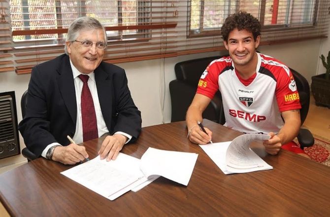 Statsliga -Alexandre Pato vender hjem til Brasilien 