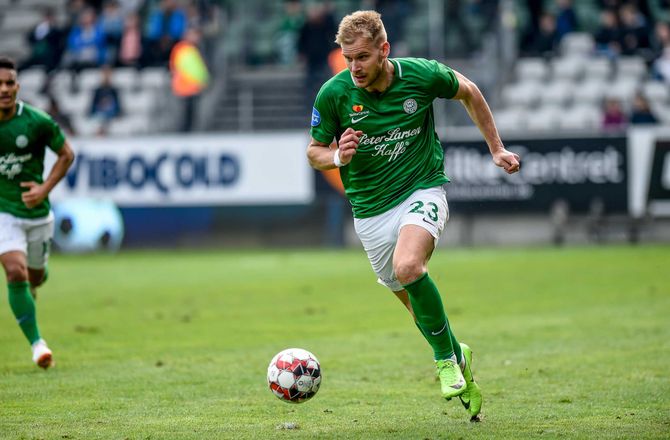 International -Sivebæk: Ved ikke en skid om islandsk fodbold