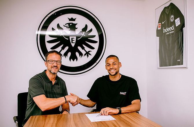 Bundesliga -Frankfurts rekordindkøb ude i op til 10 uger