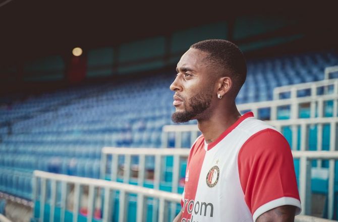 Æresdivisionen -Efter otte års fravær: Feyenoord henter Fer