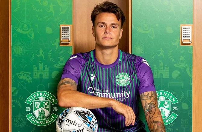 Premiership -Melker Hallberg rykker til Skotland