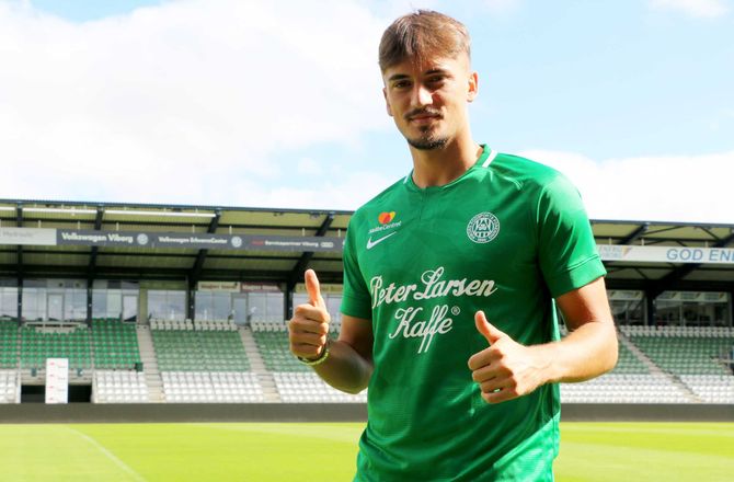 1. Division -Viborg ophæver med albansk angriber