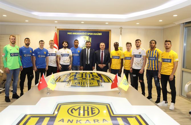 Super Lig -Sabas klub præsenterer 11 nye på sidste dag