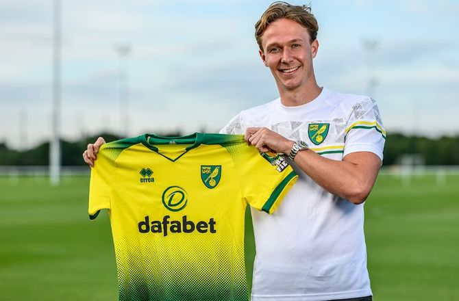 Premier League -Norwich sikrer sig Everton-midt