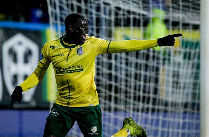 3F Superliga -Sambou ude for Randers - 17-årig med i stedet