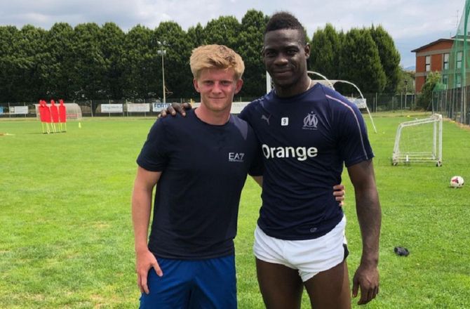 Danmark -DS-klub henter 19-årig midtbanespiller i AGF