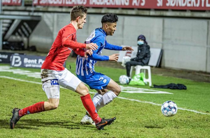 1. Division -EfB forlænger med talentfuld rekord-debutant