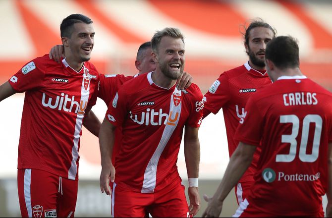 International -Monza køber Gytkjær-konkurrent i Birmingham