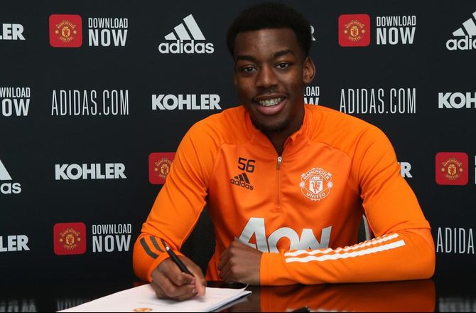 Premier League -Joseph Elangas søn forlænger med United